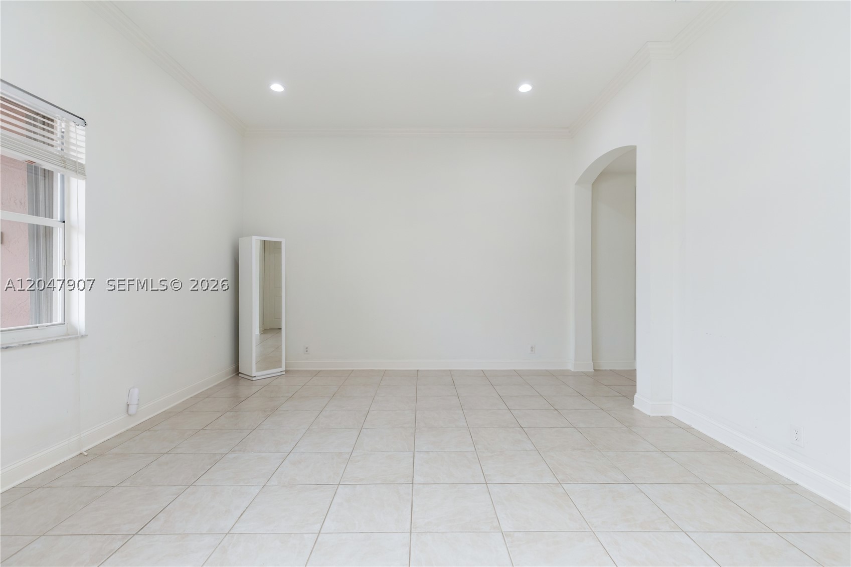 18500 SW 7th St, Pembroke Pines FL 33029