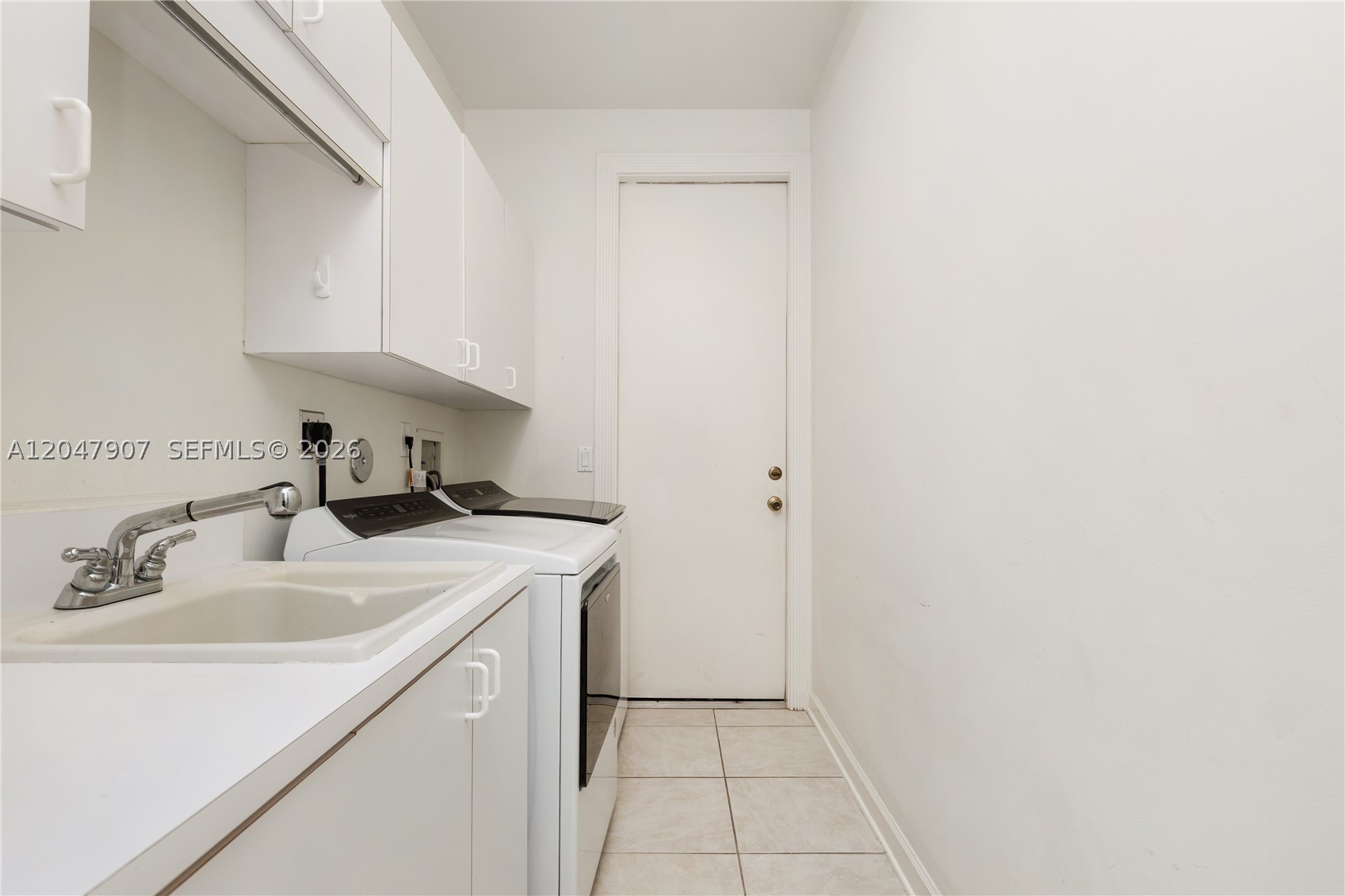 18500 SW 7th St, Pembroke Pines FL 33029