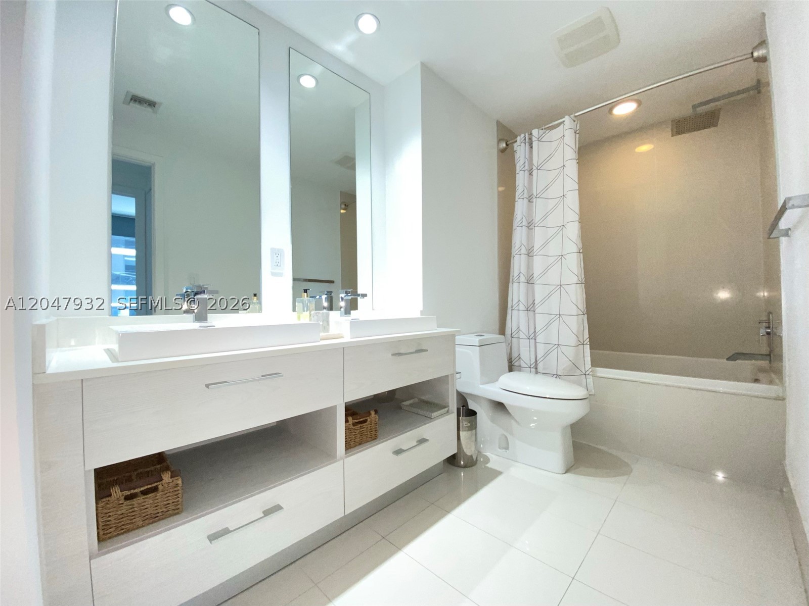 55 SW 9th Street #2102, Miami FL 33130