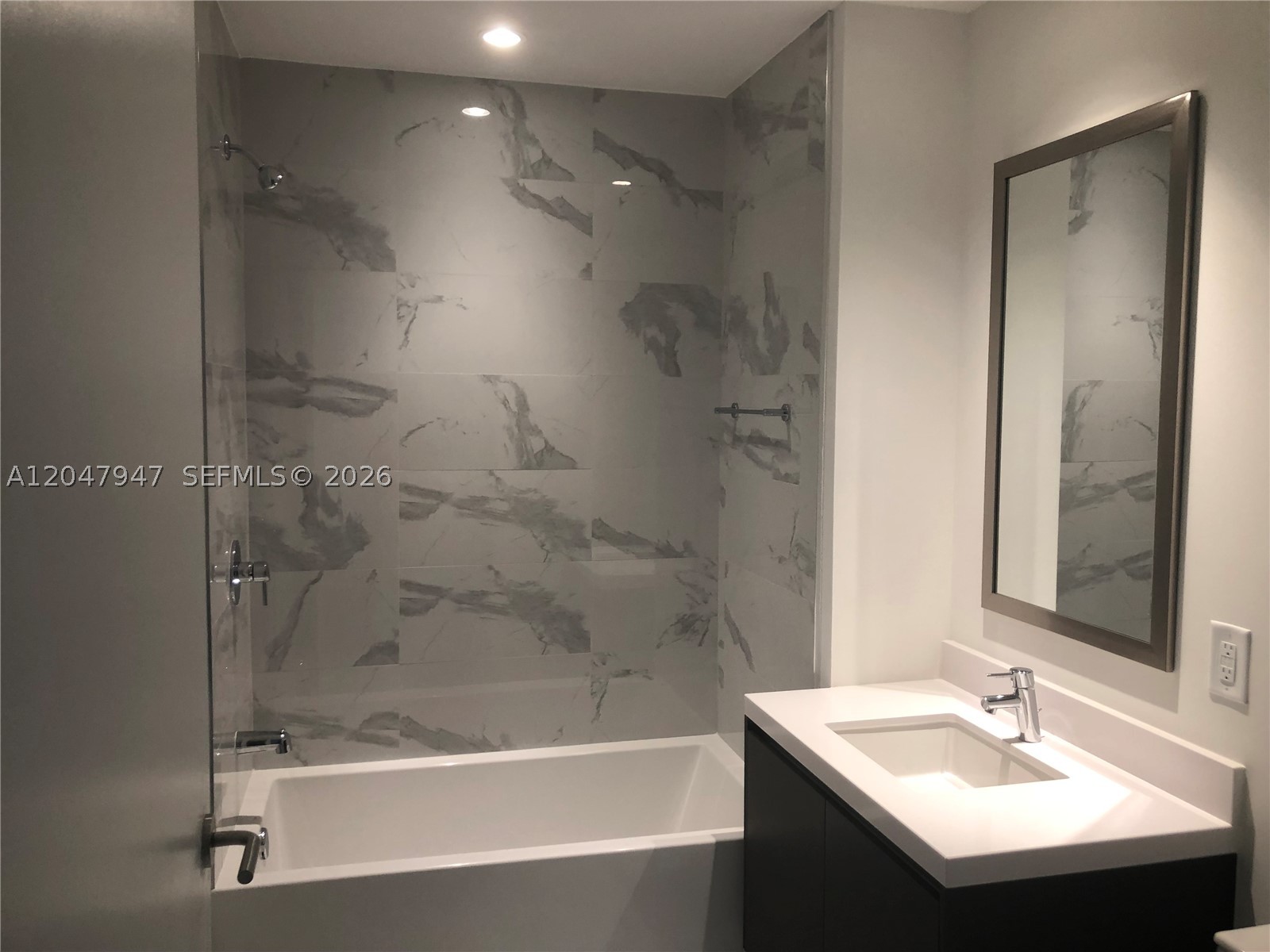 851 NE 1st Ave #3705, Miami FL 33132