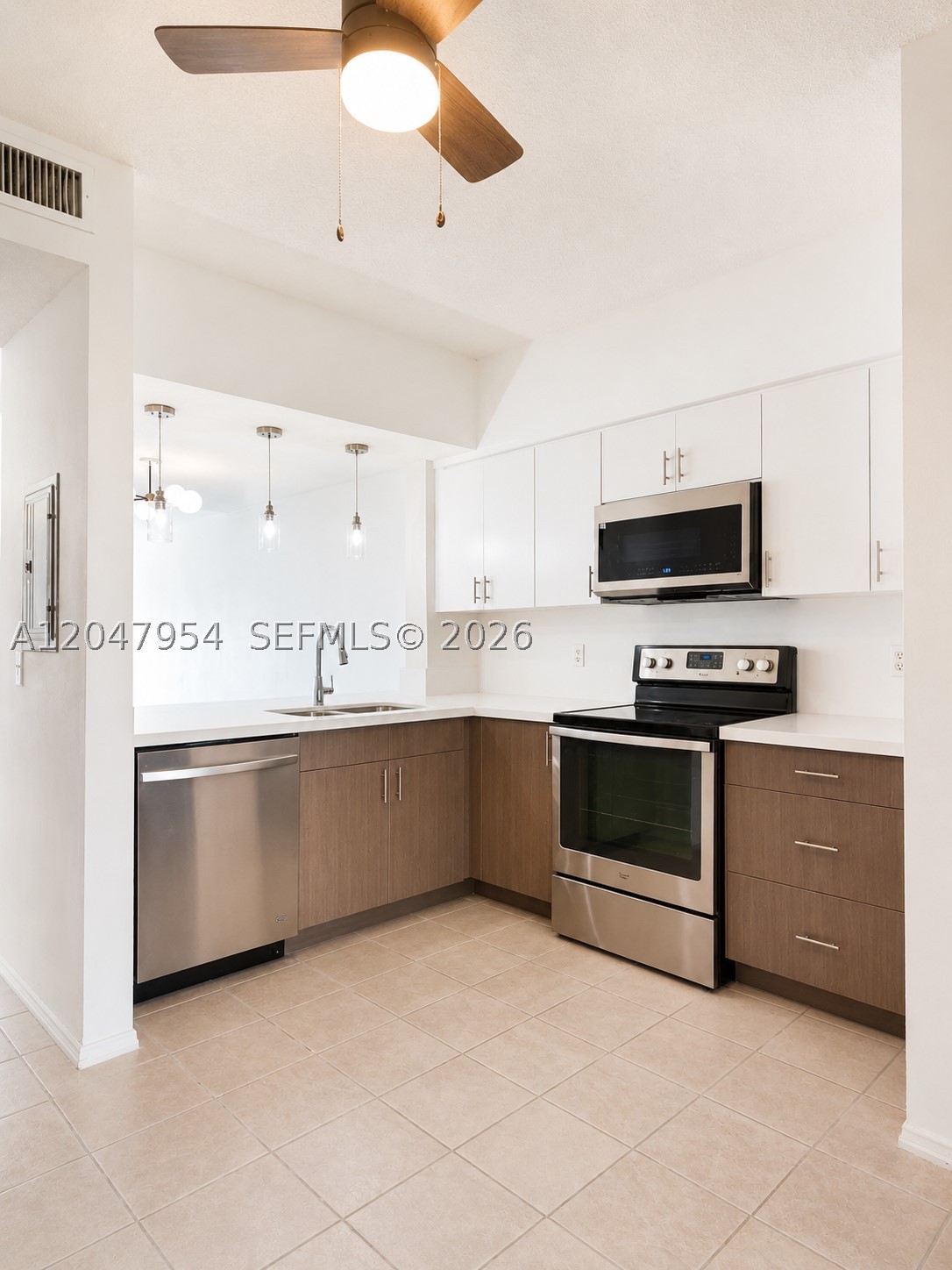 3 Whitehead Cir #3, Weston FL 33326
