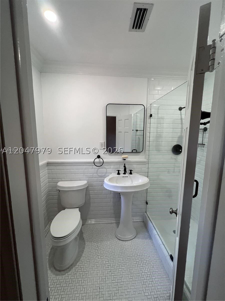 1452 Urbino Ave, Coral Gables FL 33146