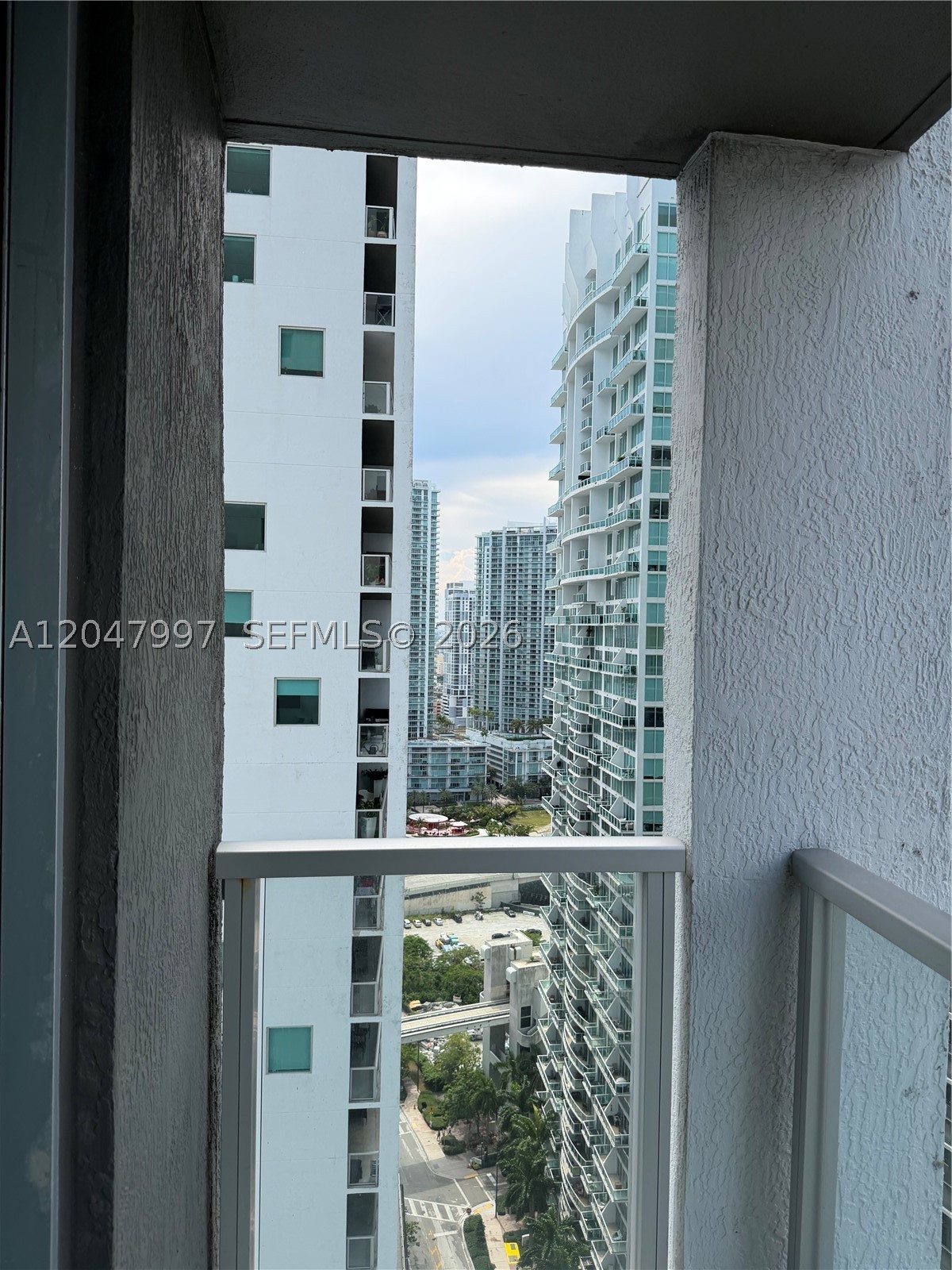 500 Brickell Ave #2907, Miami FL 33131
