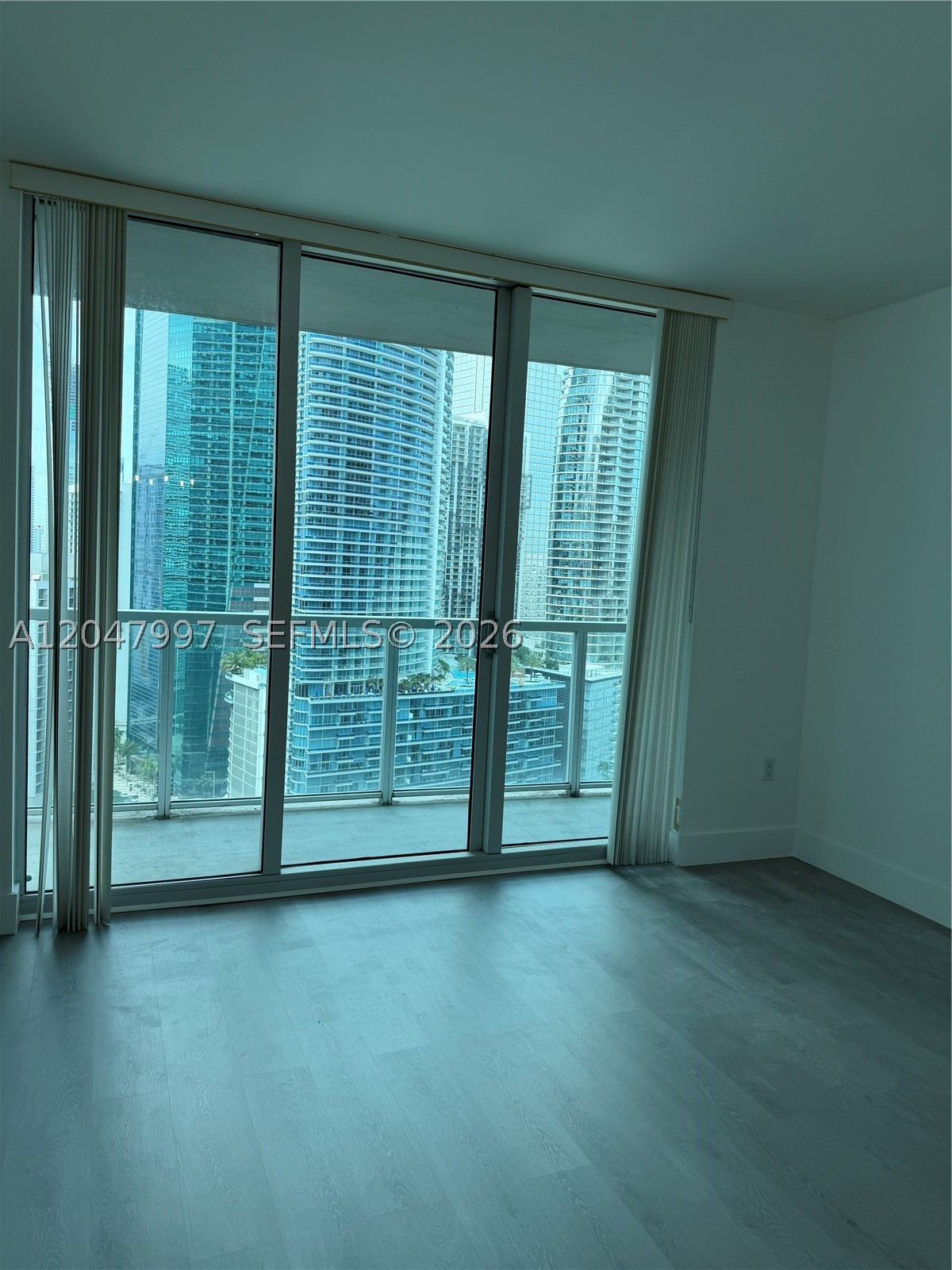 500 Brickell Ave #2907, Miami FL 33131