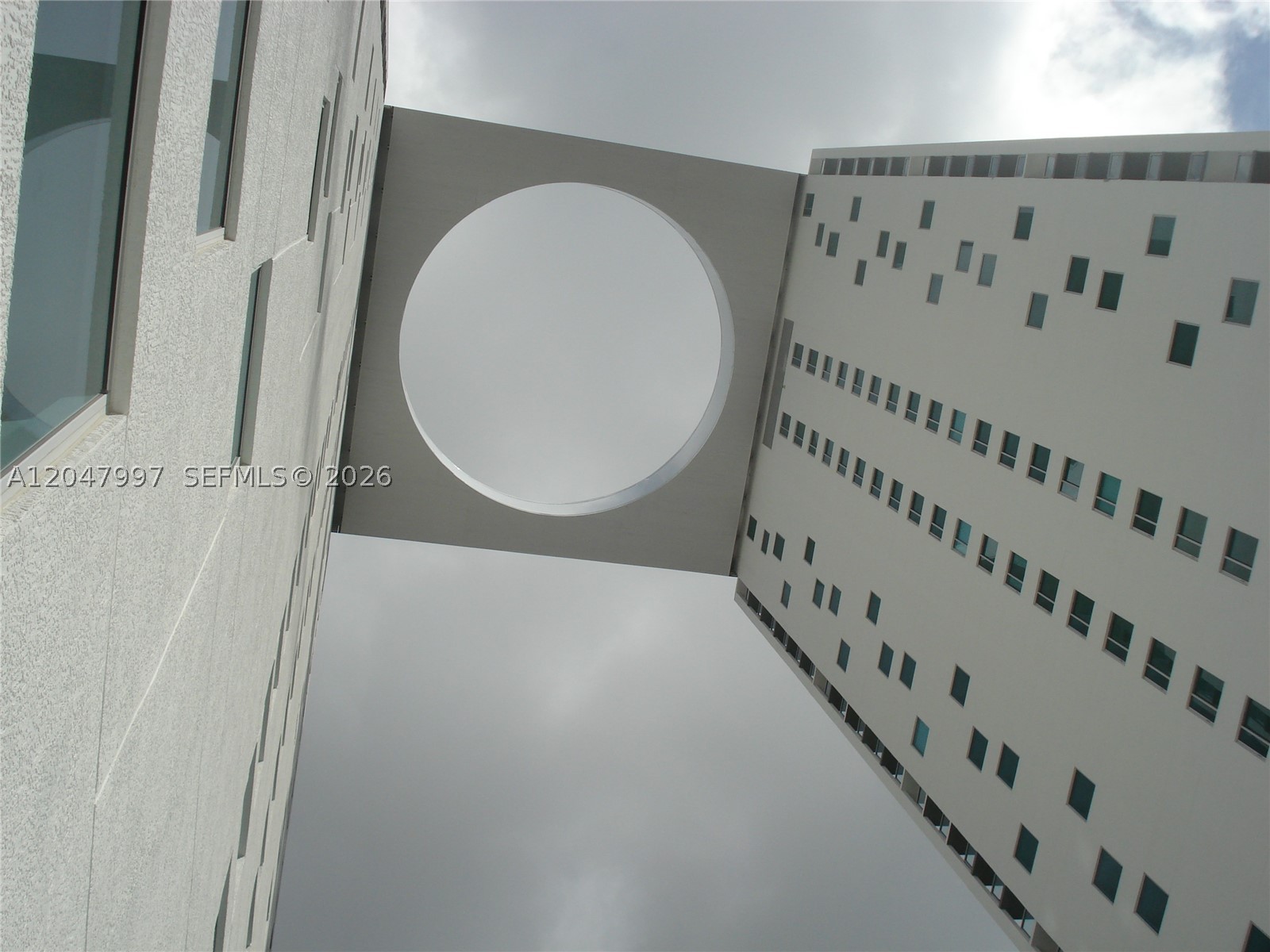 500 Brickell Ave #2907, Miami FL 33131