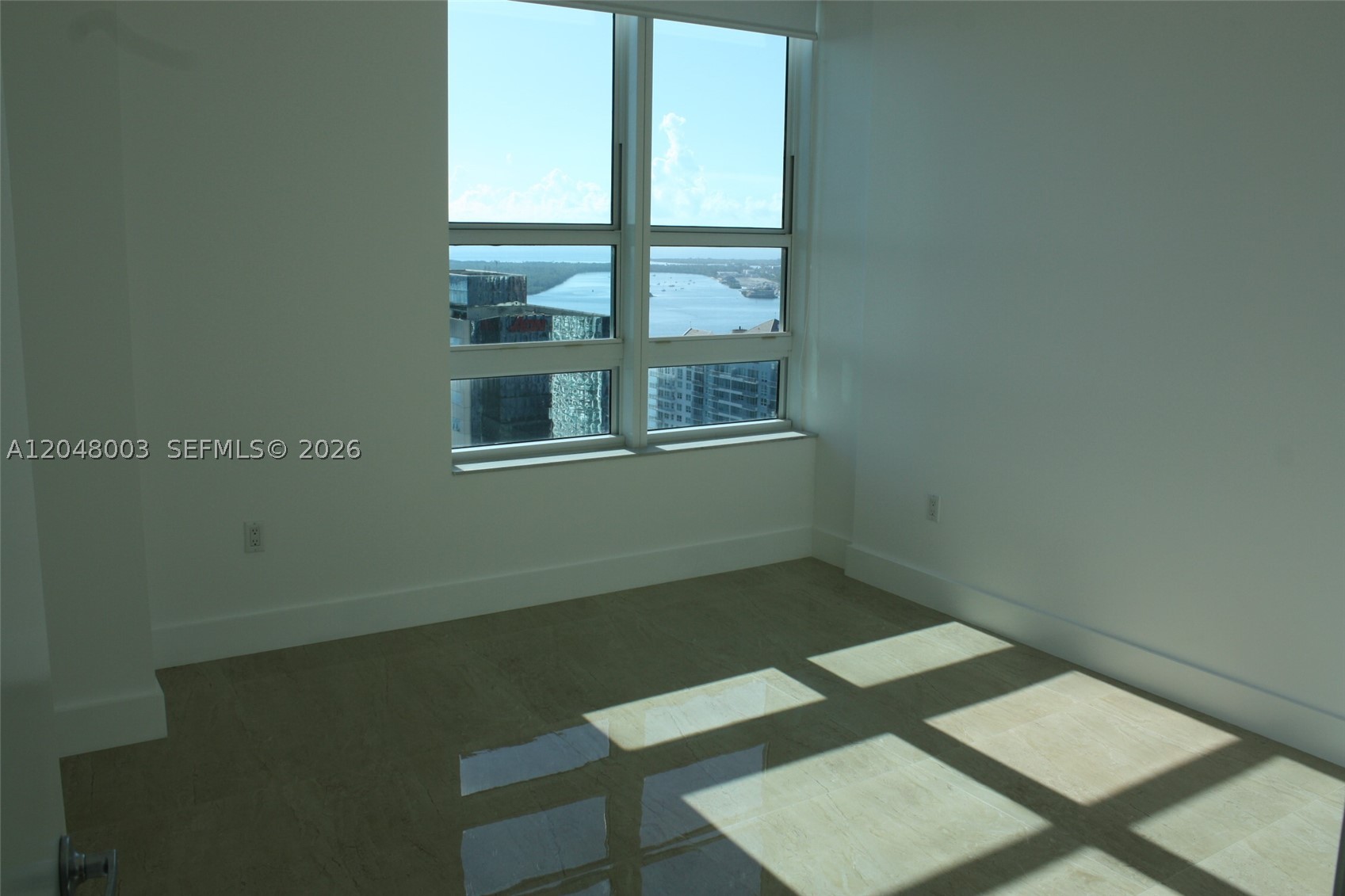 951 Brickell Ave #4006, Miami FL 33131