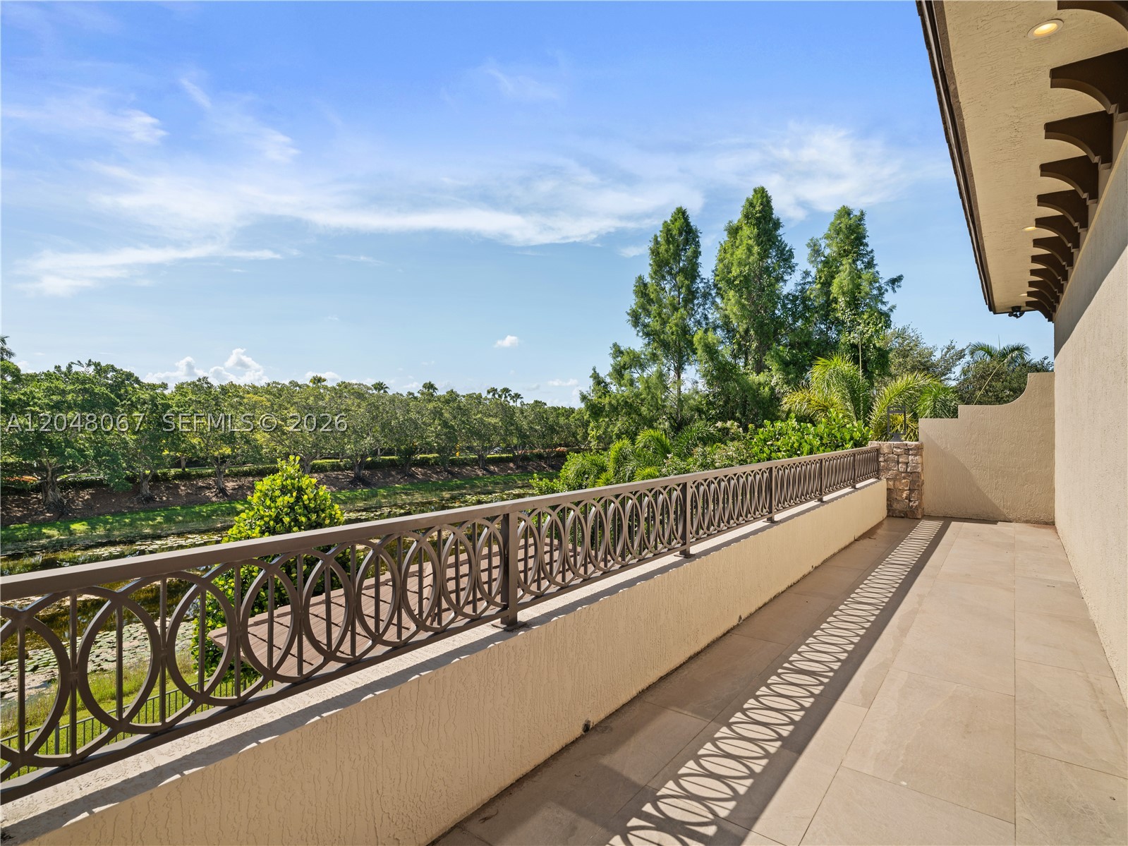3724 Pine Lake Dr, Weston FL 33332