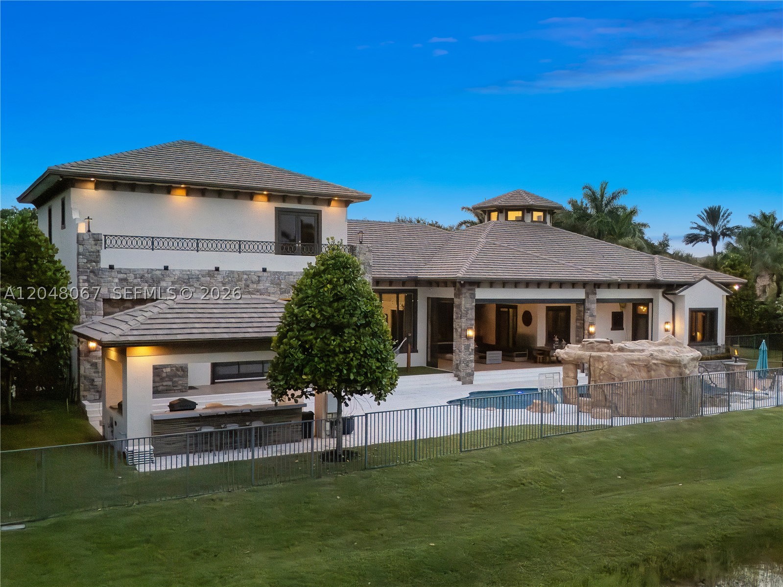 3724 Pine Lake Dr, Weston FL 33332