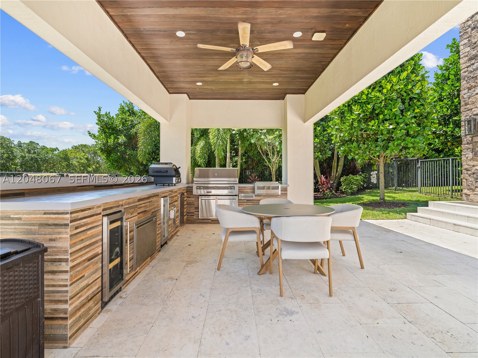 3724 Pine Lake Dr, Weston FL 33332