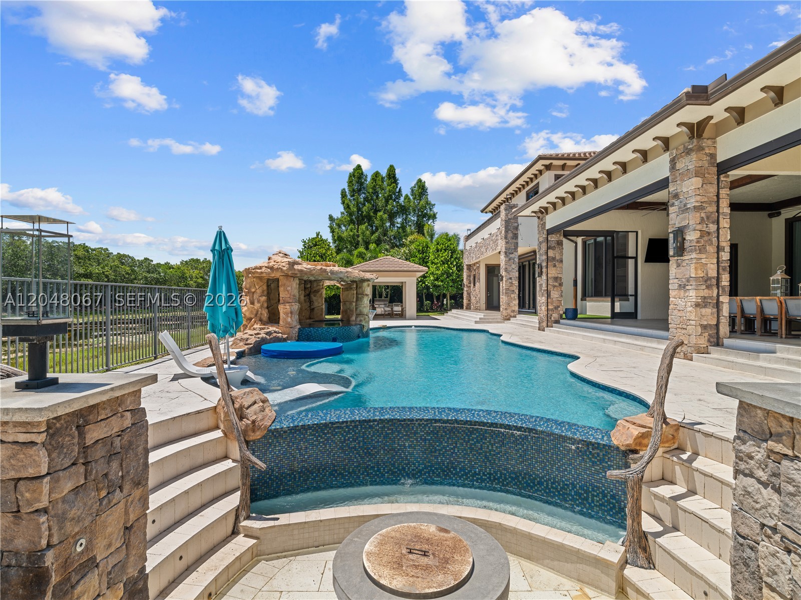 3724 Pine Lake Dr, Weston FL 33332