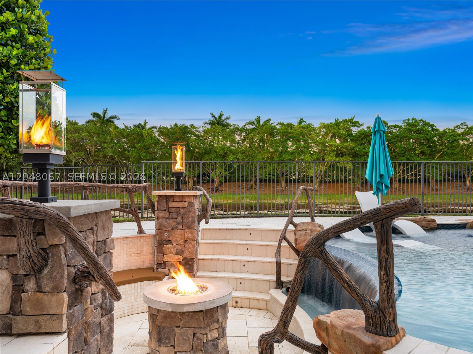 3724 Pine Lake Dr, Weston FL 33332