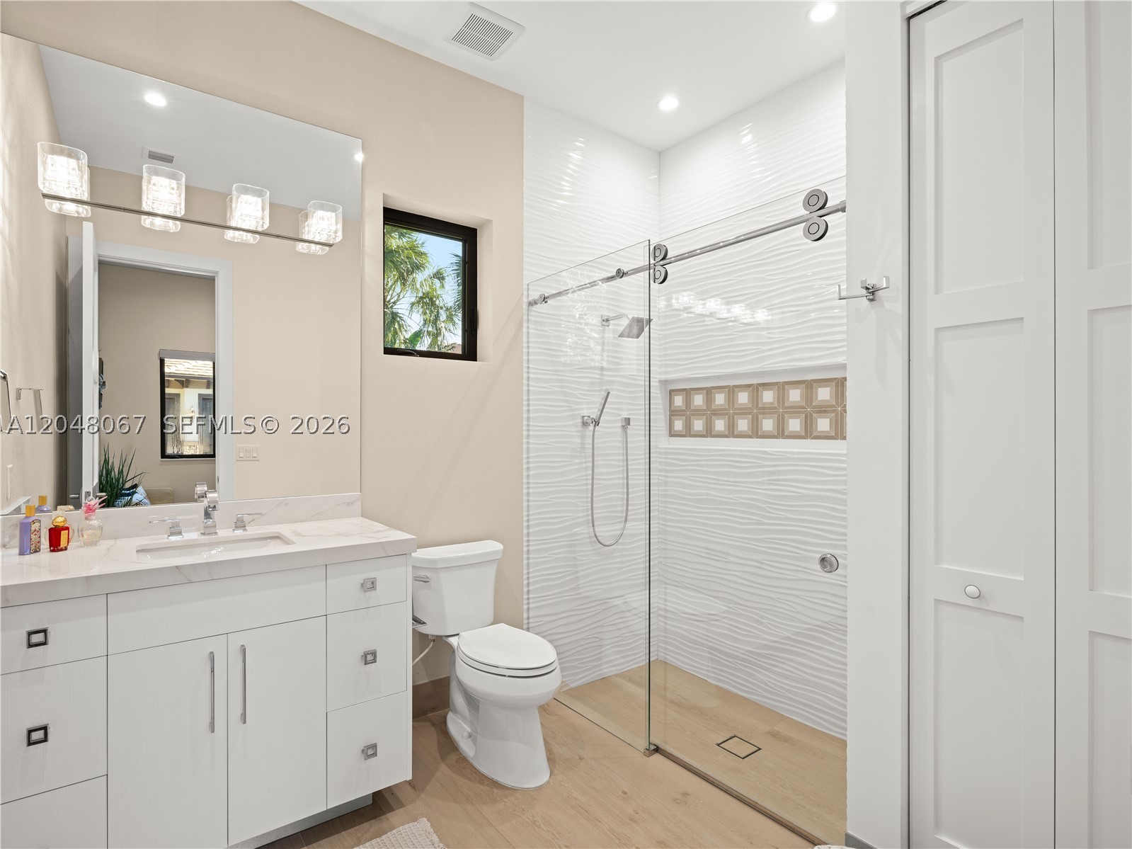3724 Pine Lake Dr, Weston FL 33332