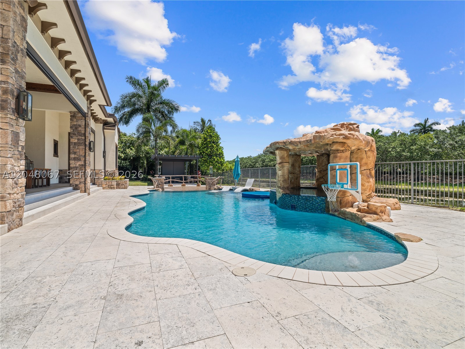 3724 Pine Lake Dr, Weston FL 33332