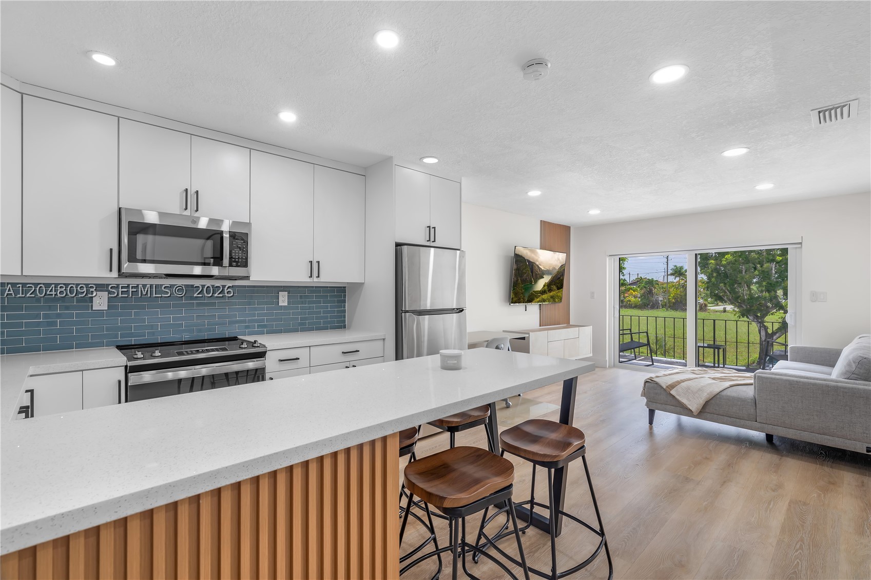 9520 SW 8th St #203, Miami FL 33174