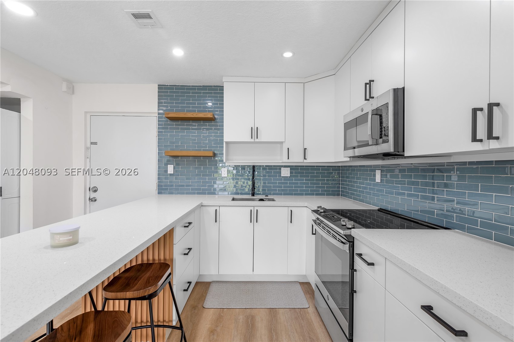 9520 SW 8th St #203, Miami FL 33174