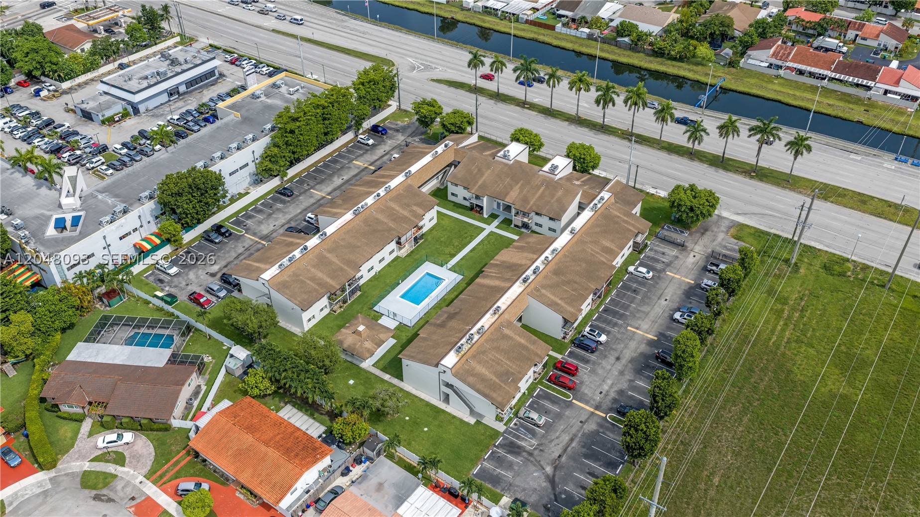 9520 SW 8th St #203, Miami FL 33174