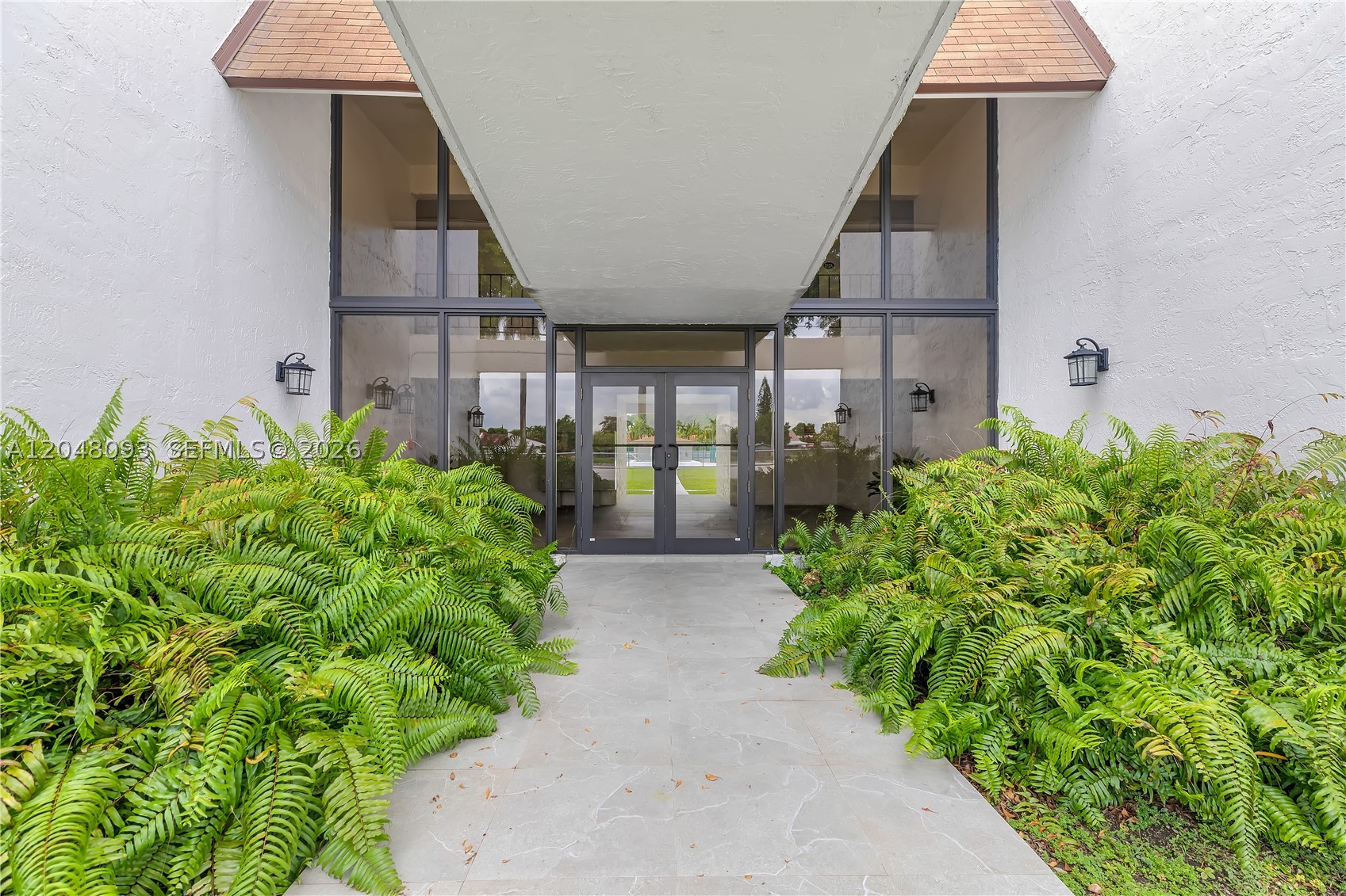 9520 SW 8th St #203, Miami FL 33174