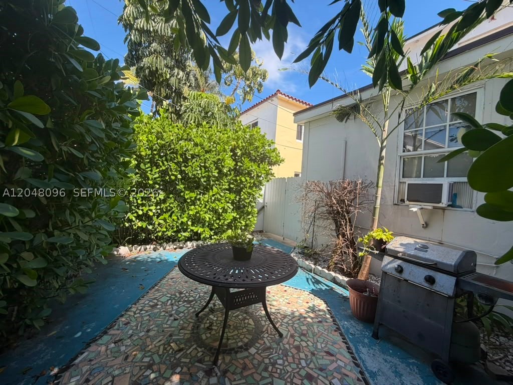 655 85th St, Miami Beach FL 33141
