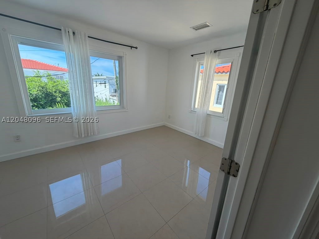 655 85th St, Miami Beach FL 33141