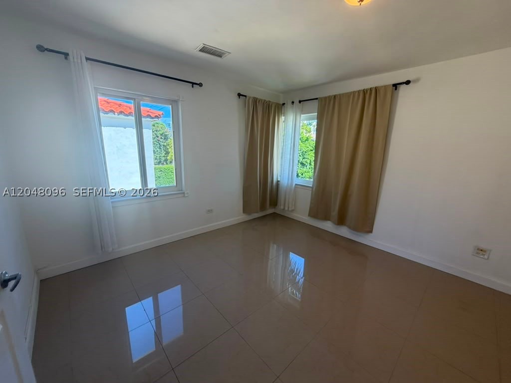 655 85th St, Miami Beach FL 33141