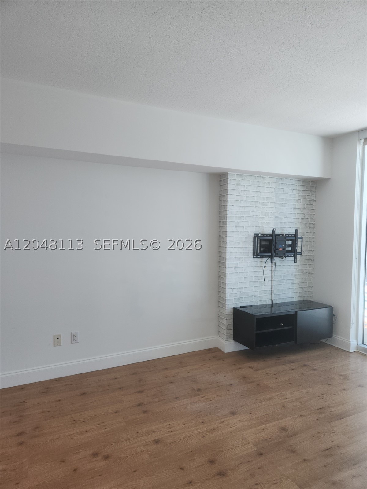 325 S Biscayne Blvd #1420, Miami FL 33131