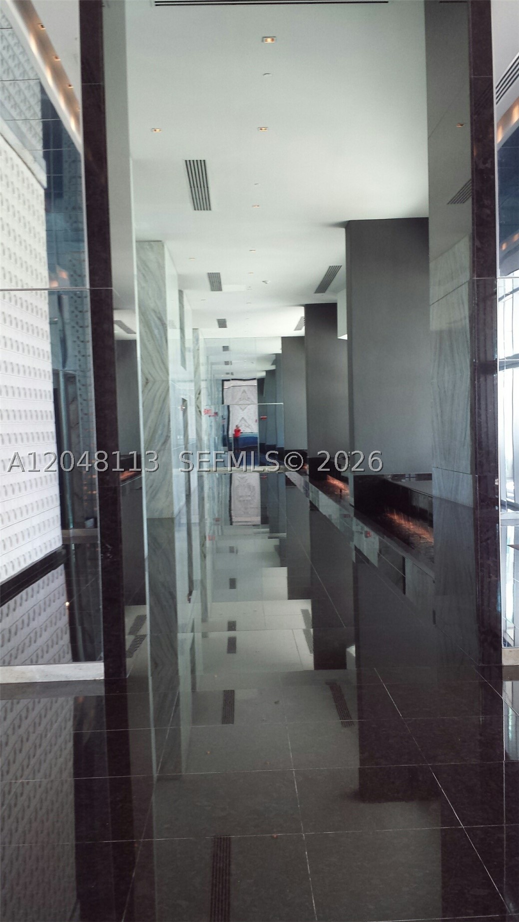325 S Biscayne Blvd #1420, Miami FL 33131