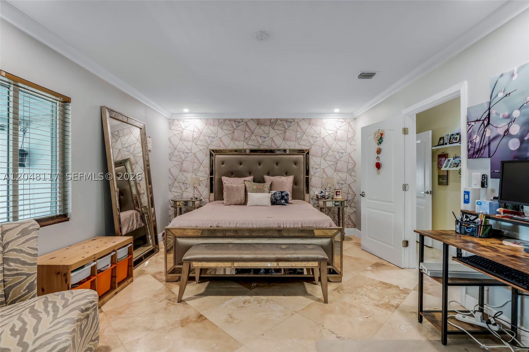114 SW SW 57th Ct, Miami FL 33144