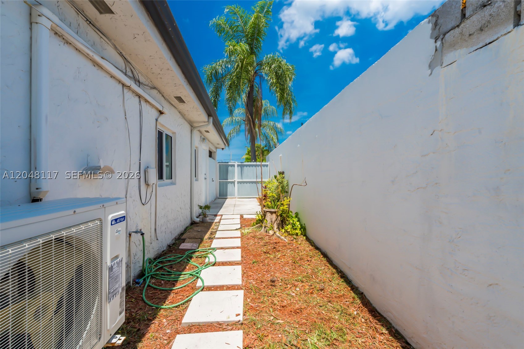 114 SW SW 57th Ct, Miami FL 33144