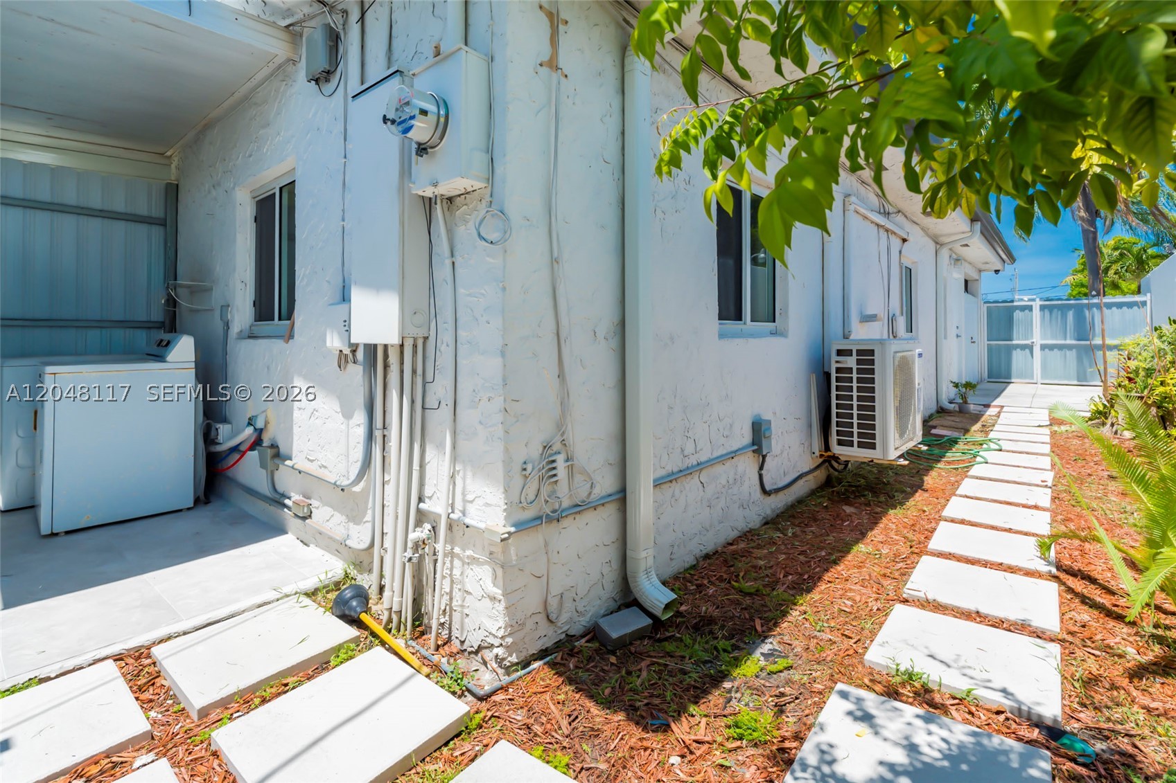 114 SW SW 57th Ct, Miami FL 33144