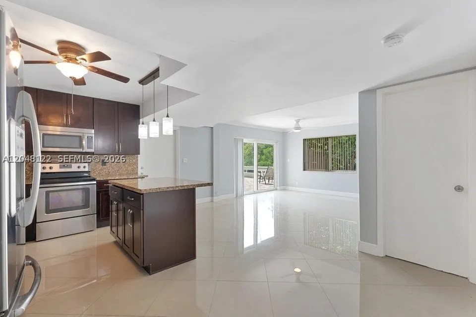 1400 NE 54th St #102, Fort Lauderdale FL 33334
