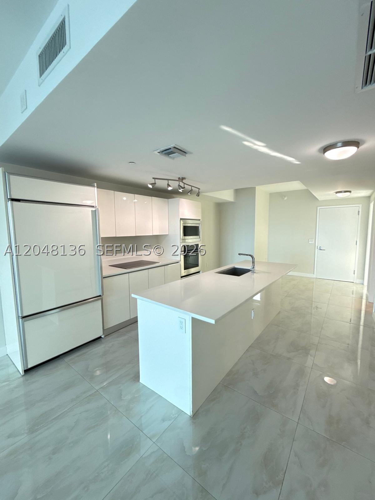 460 NE 28th St #1907, Miami FL 33137