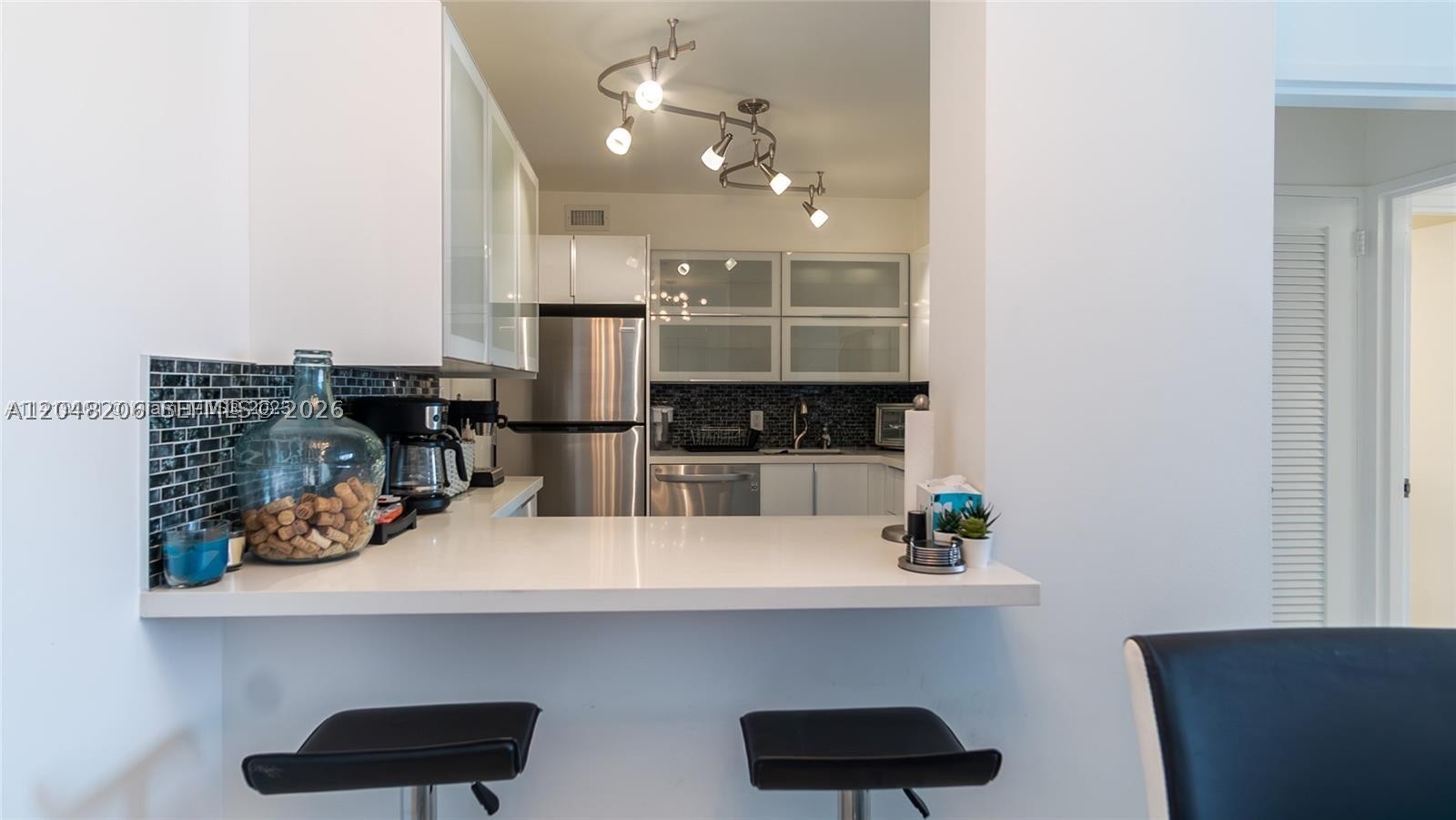 5161 Collins Ave #811, Miami Beach FL 33140