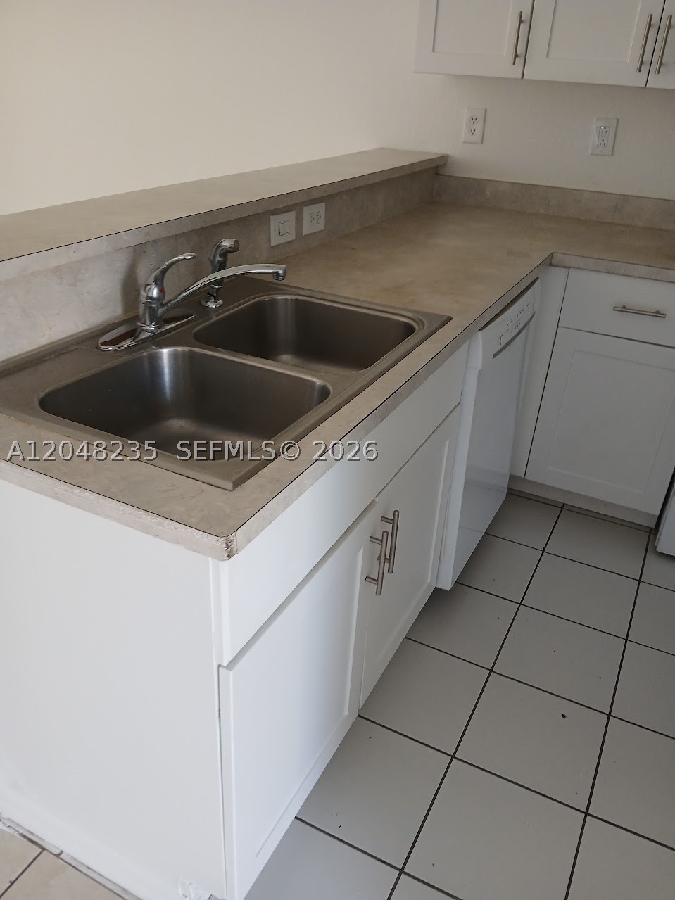 6041 SW 19 Pl, North Lauderdale FL 33068