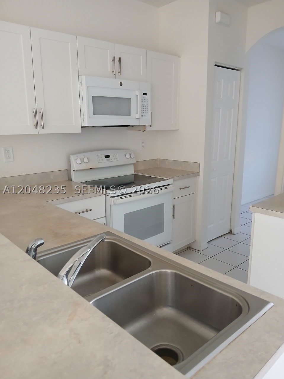 6041 SW 19 Pl, North Lauderdale FL 33068