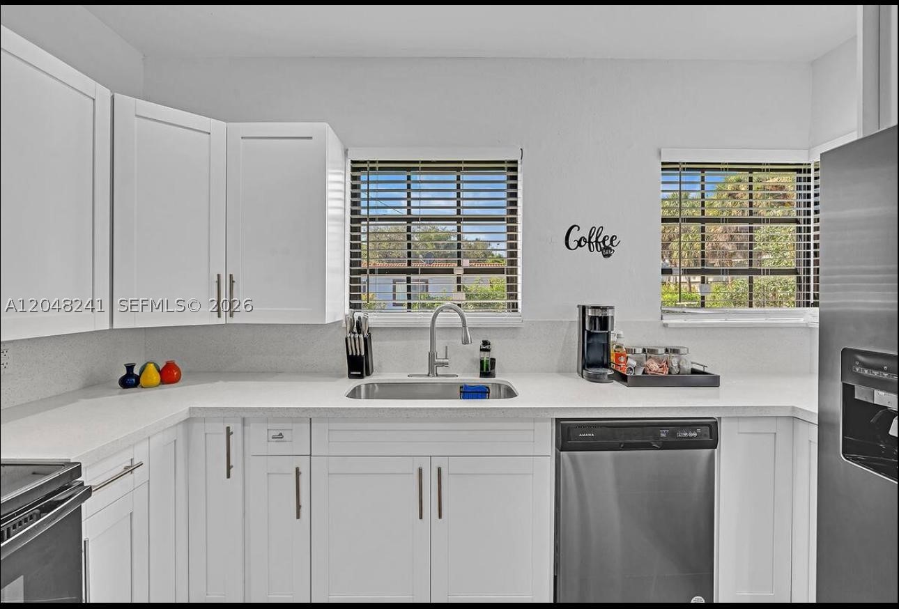 860 NW 17th Ct, Miami FL 33125