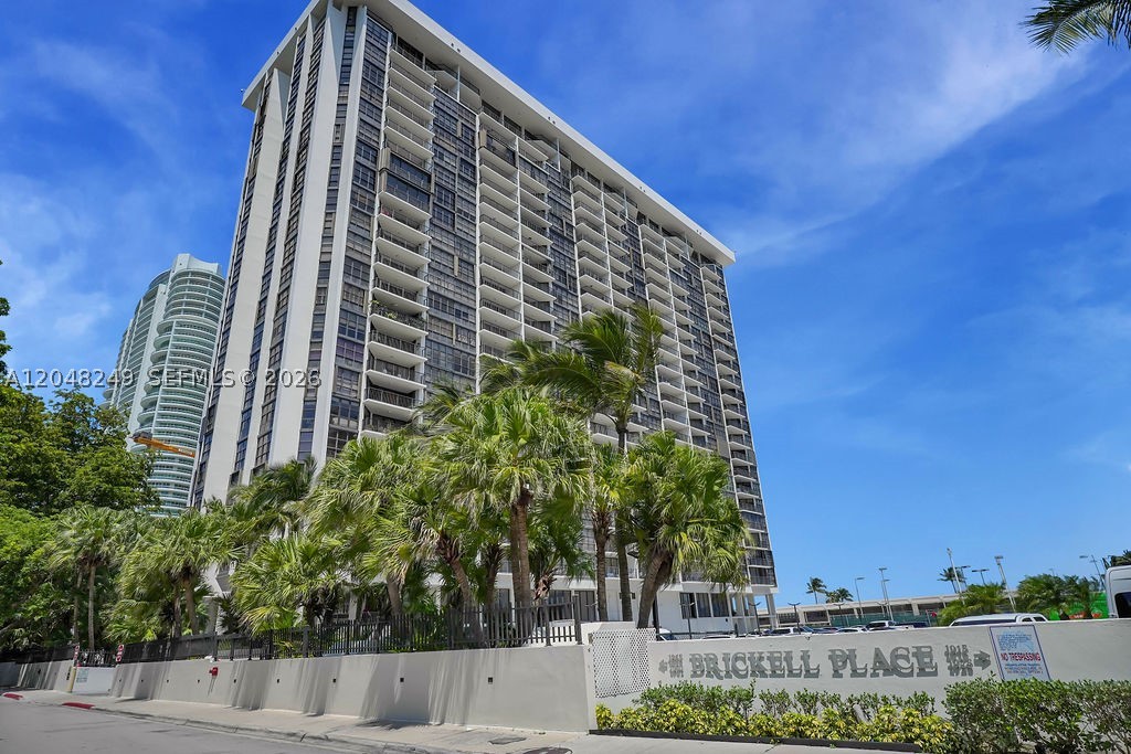 1901 Brickell Ave #B1512, Miami FL 33129