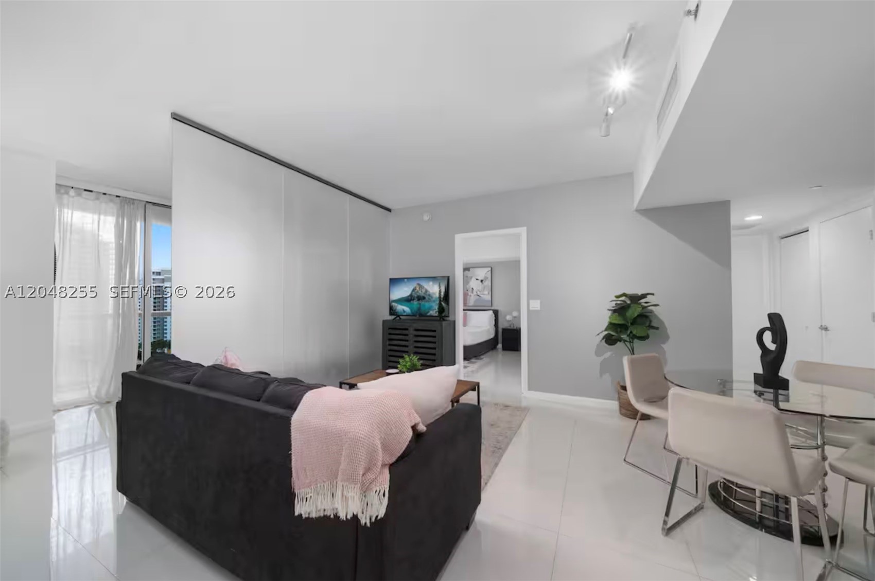 485 Brickell Ave #1901, Miami FL 33131
