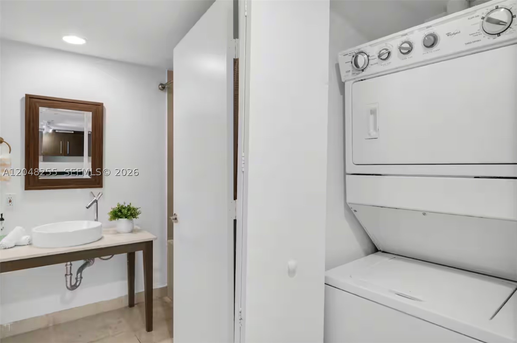 485 Brickell Ave #1901, Miami FL 33131