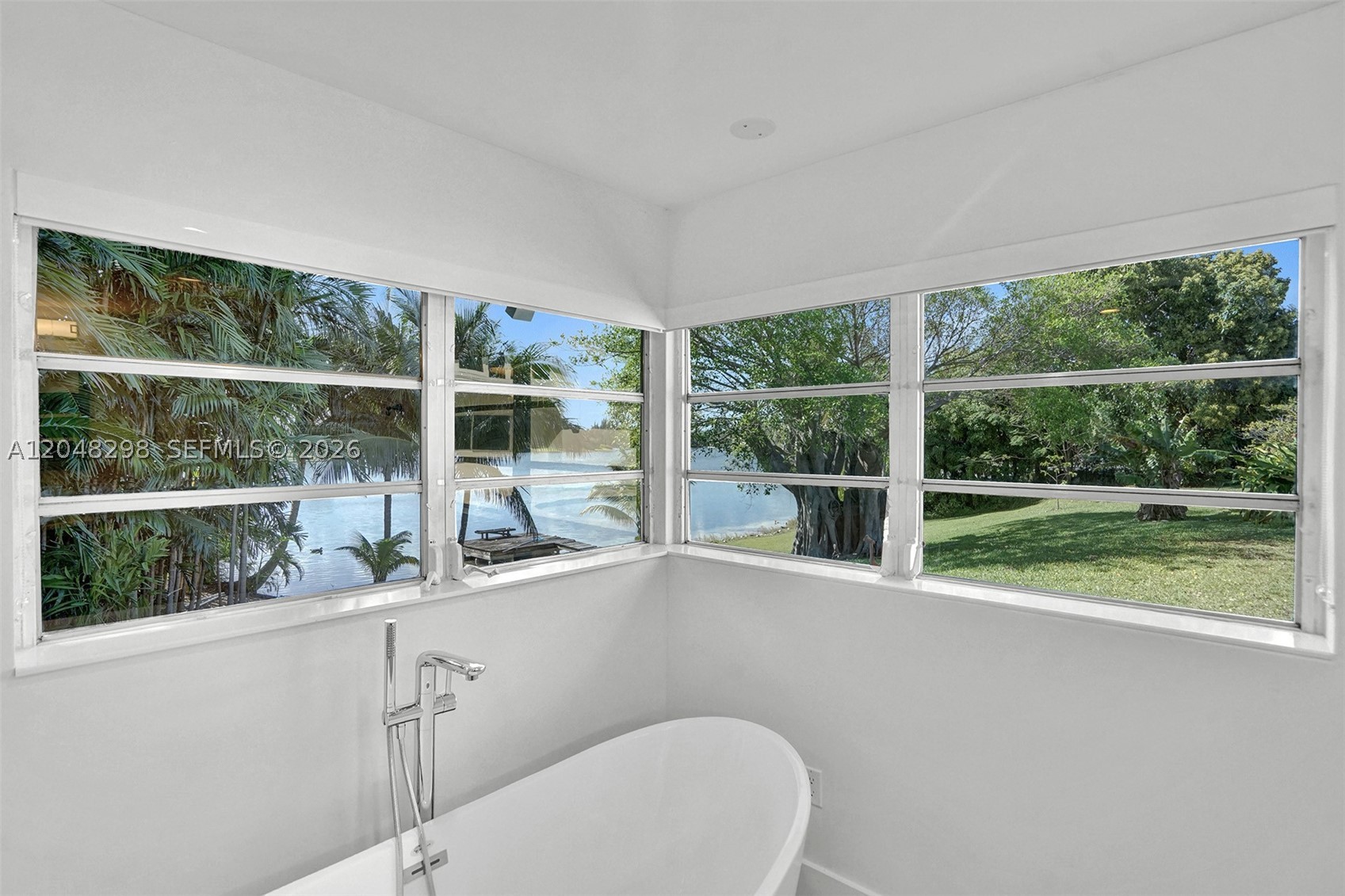 19260 NE 22nd Ave, North Miami Beach FL 33180