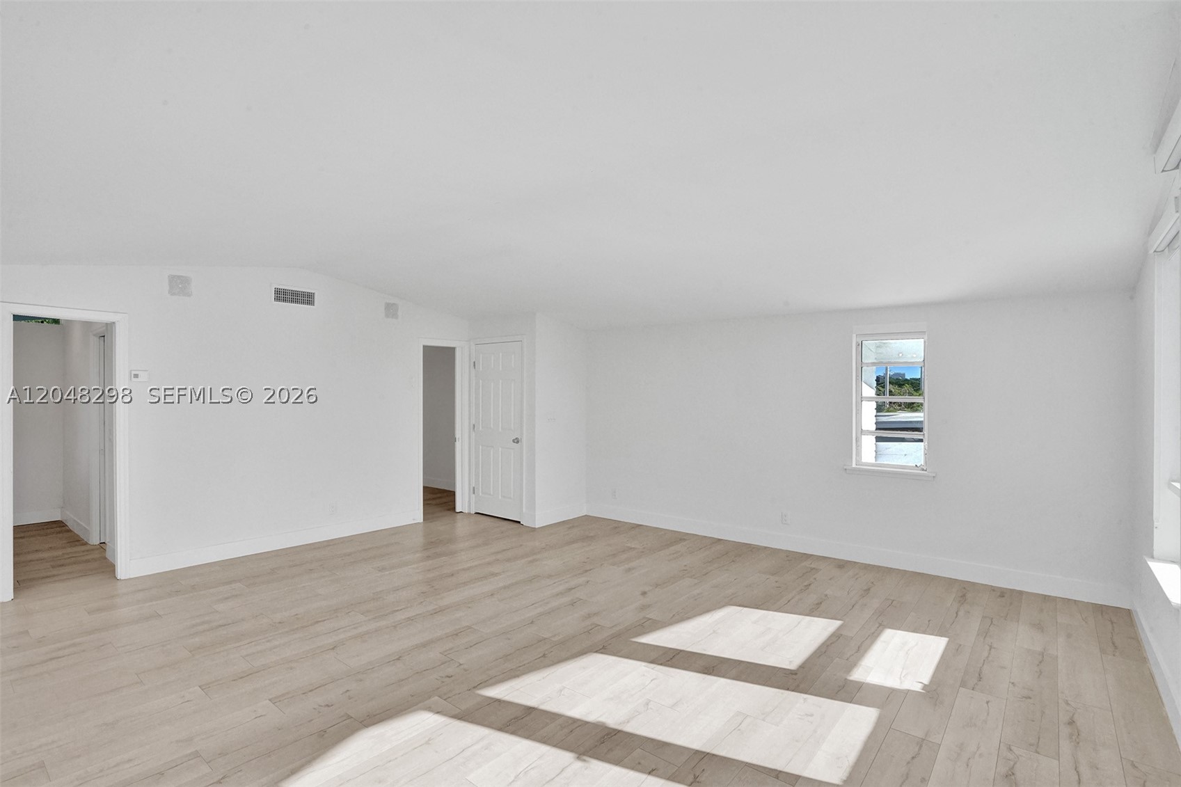 19260 NE 22nd Ave, North Miami Beach FL 33180