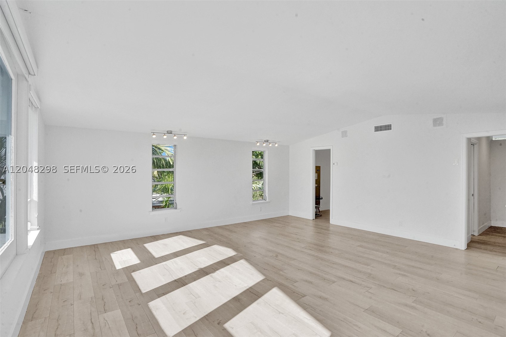 19260 NE 22nd Ave, North Miami Beach FL 33180