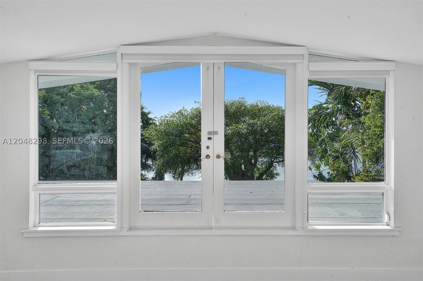 19260 NE 22nd Ave, North Miami Beach FL 33180