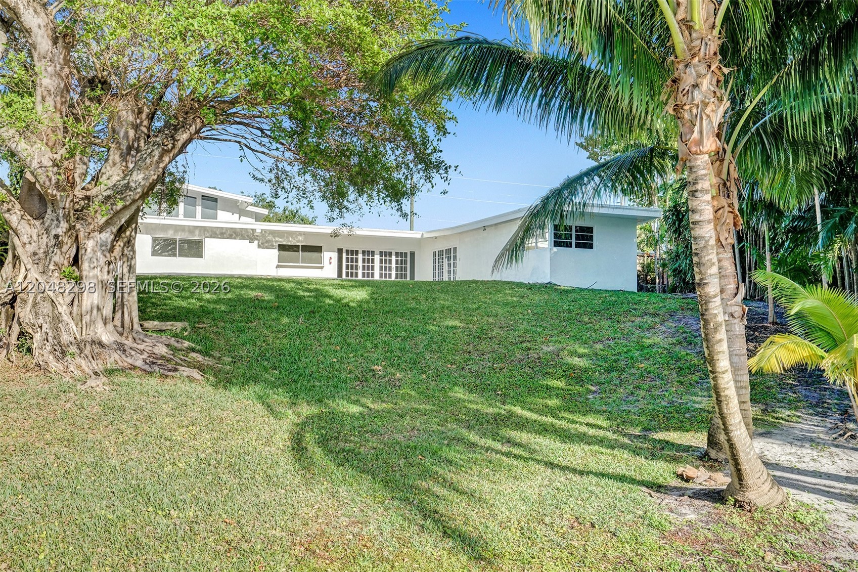 19260 NE 22nd Ave, North Miami Beach FL 33180