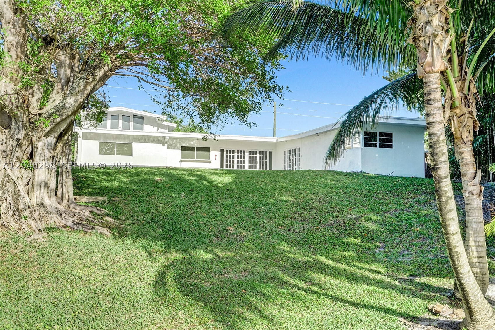 19260 NE 22nd Ave, North Miami Beach FL 33180