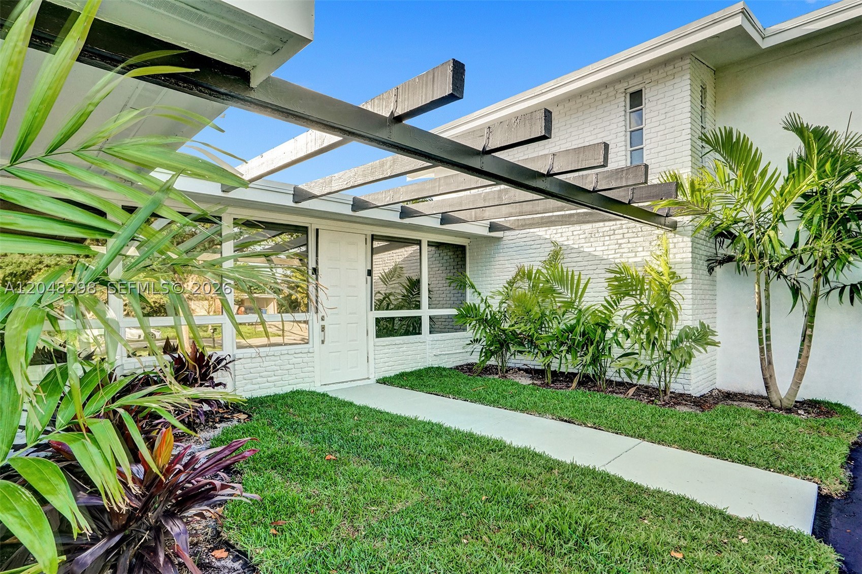 19260 NE 22nd Ave, North Miami Beach FL 33180