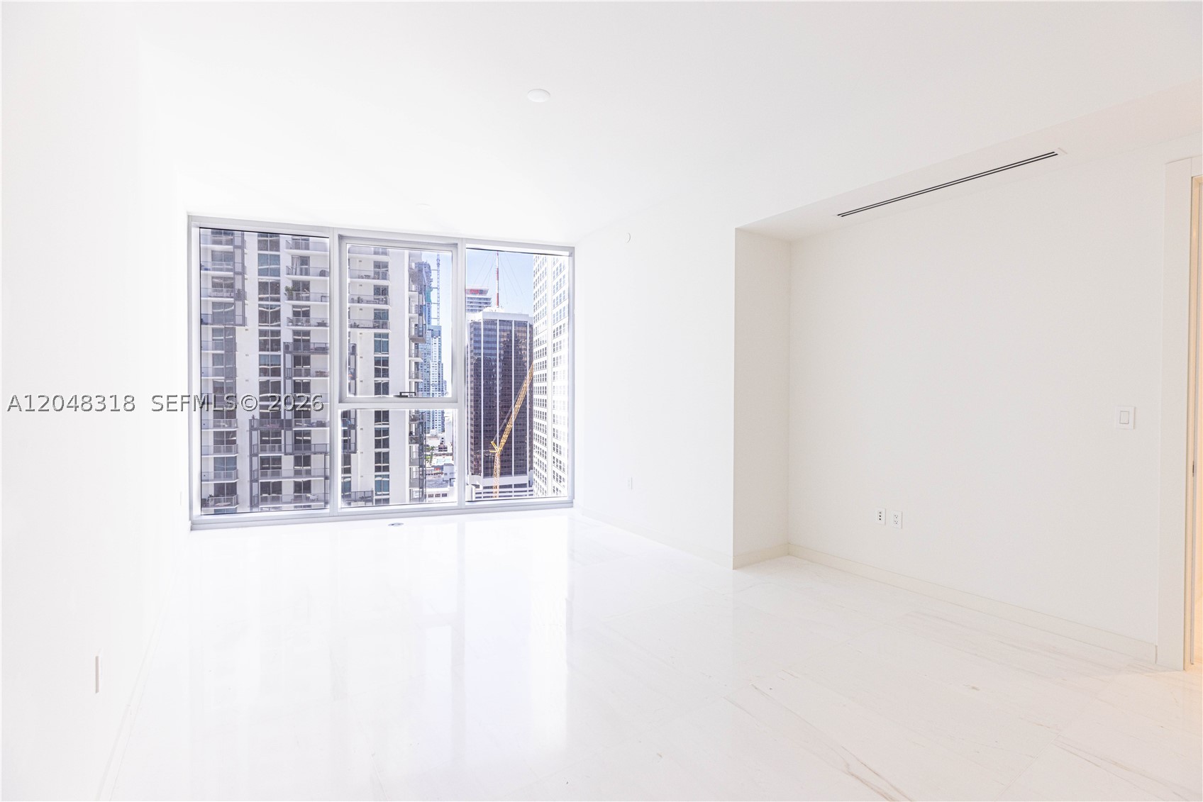 300 Biscayne Boulevard Way #2702E, Miami FL 33131