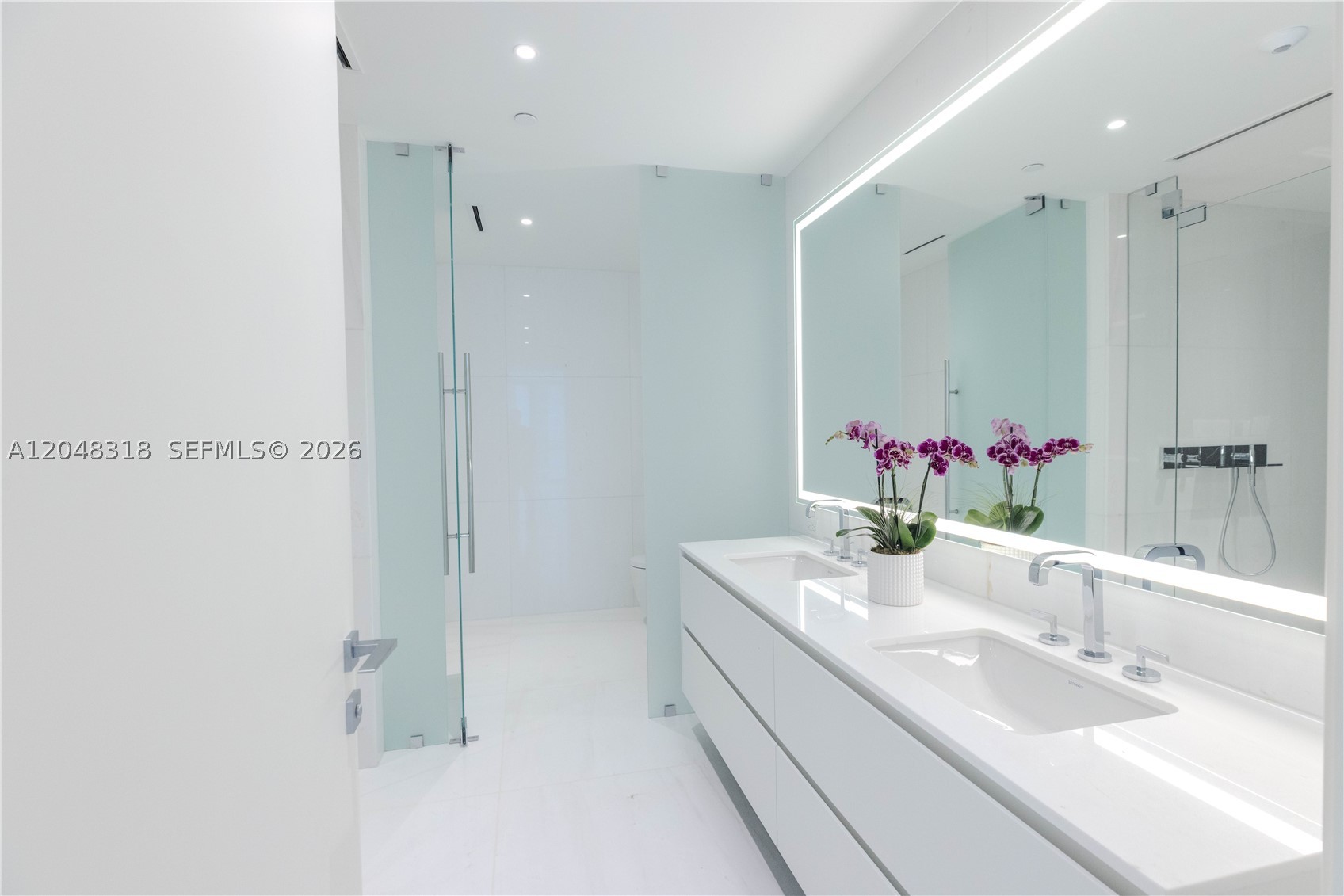 300 Biscayne Boulevard Way #2702E, Miami FL 33131
