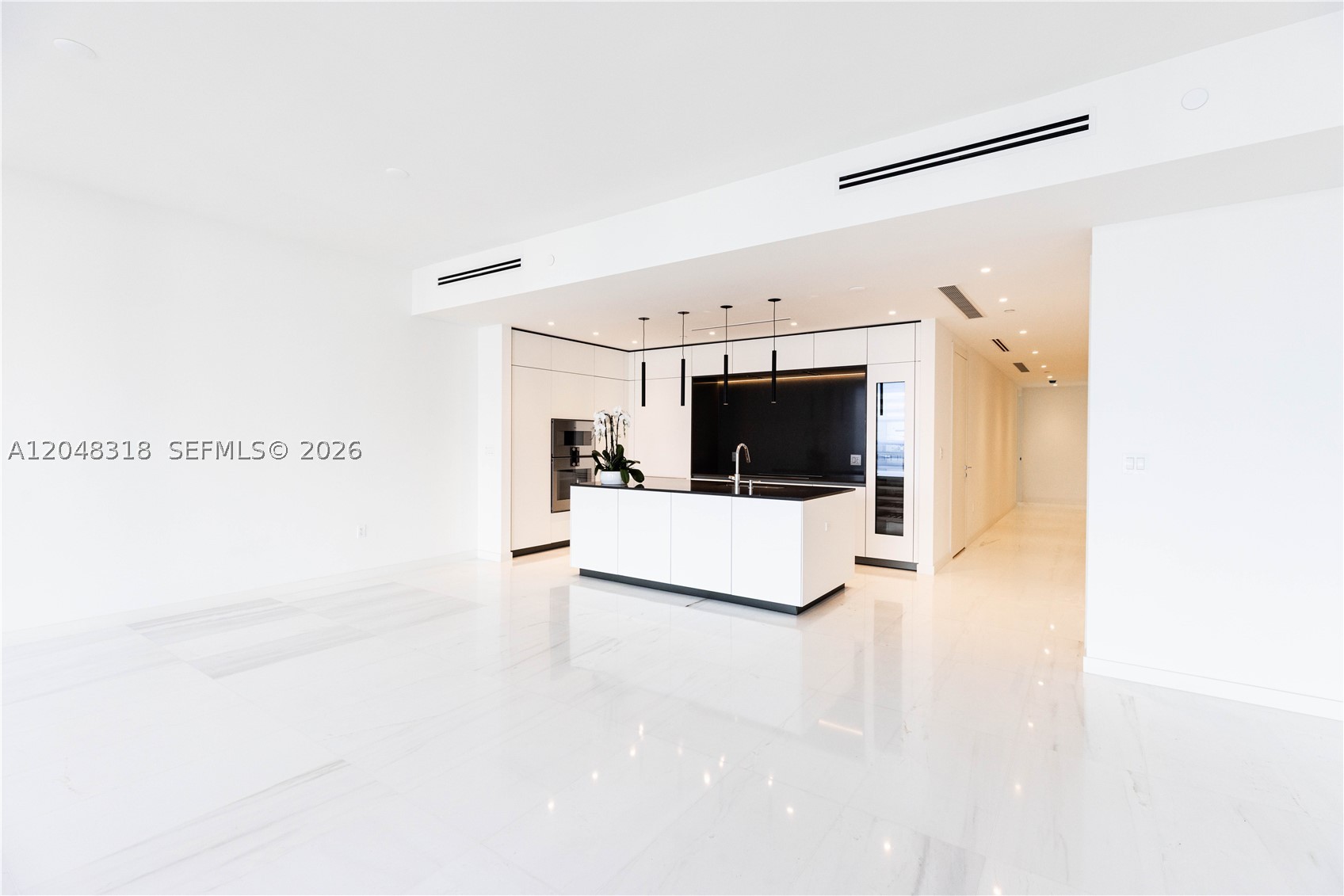 300 Biscayne Boulevard Way #2702E, Miami FL 33131