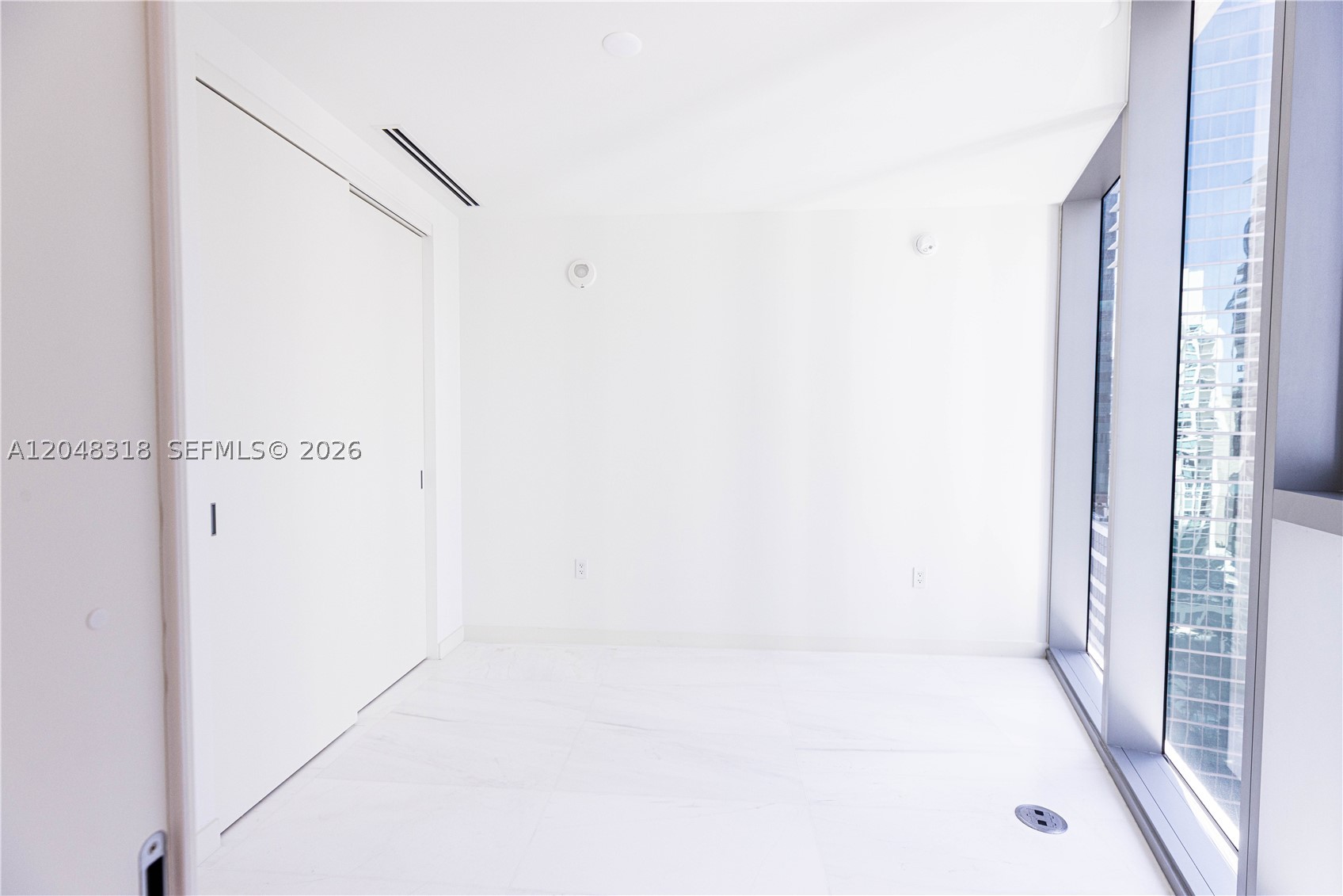 300 Biscayne Boulevard Way #2702E, Miami FL 33131