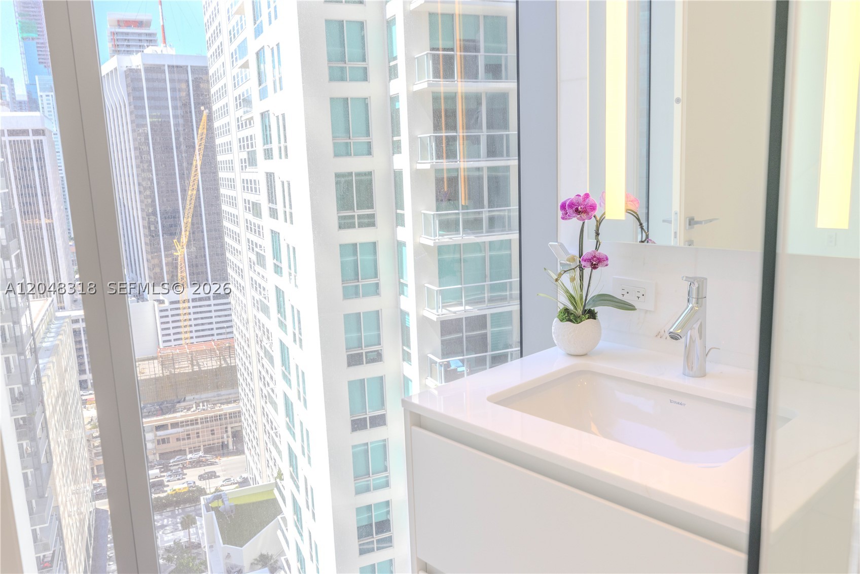 300 Biscayne Boulevard Way #2702E, Miami FL 33131
